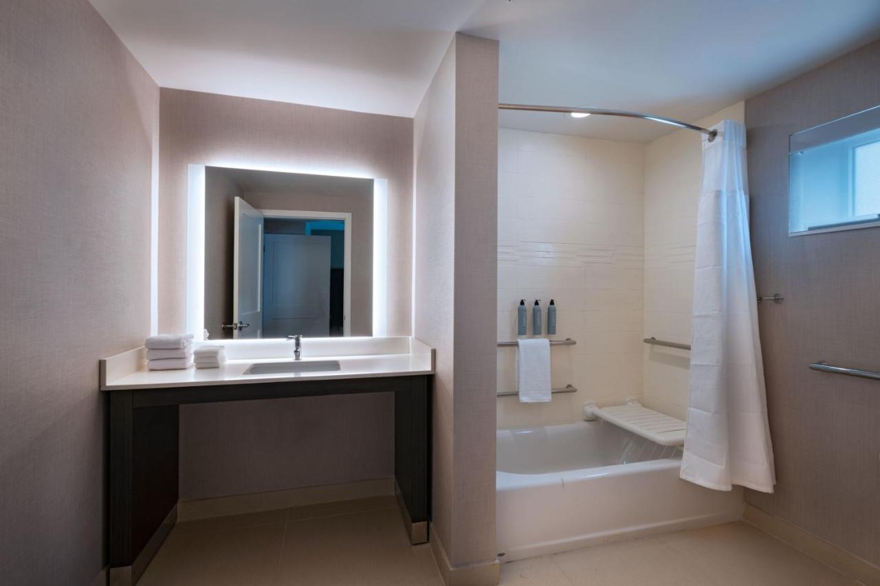 Residence Inn New Brunswick Tower Center Blvd. East Brunswick Buitenkant foto
